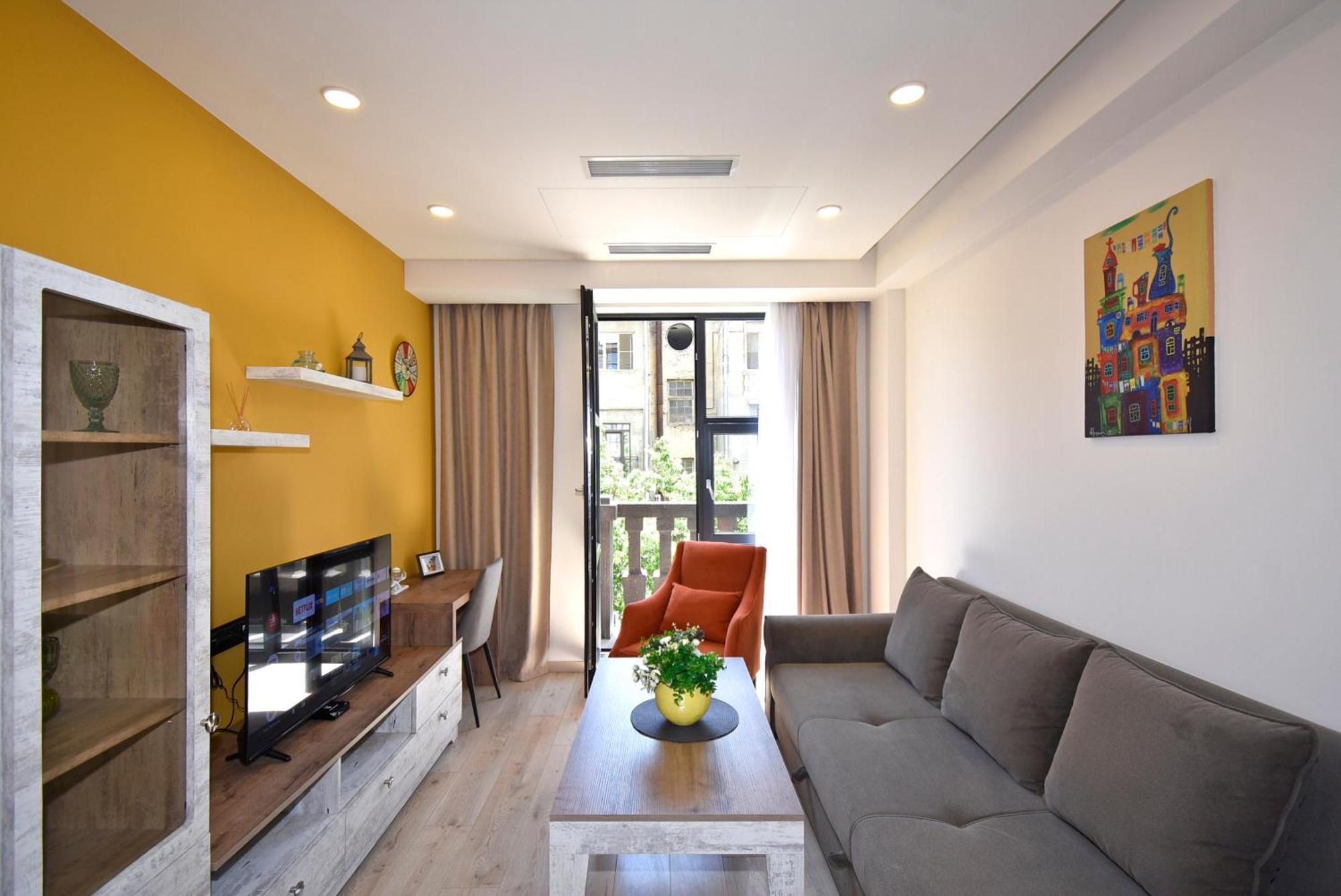 Home4You Apartments On Koghbatsi Jereván Kültér fotó
